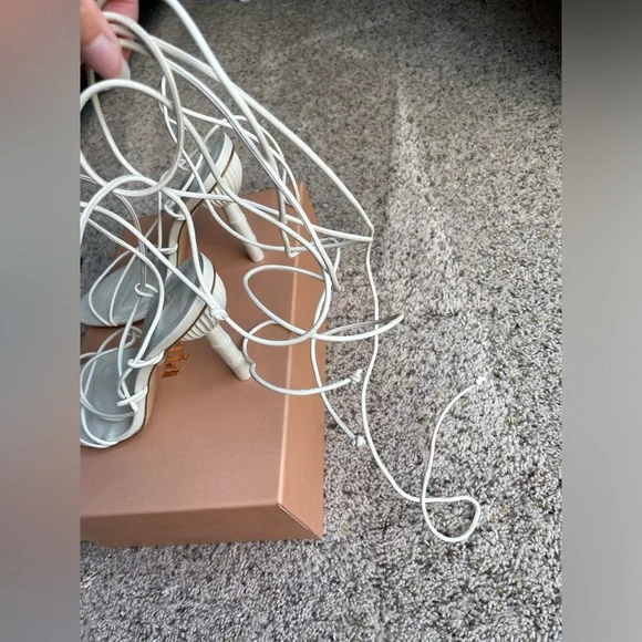 Cult Gaia Soleil lace up heel. Size 7.5. Off white - Picture 6 of 11